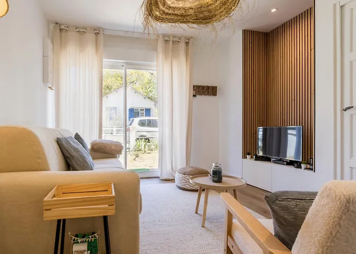 Casa de Férias Maison Rénovée 2023 à 300m De La Avec Terrasse, Jardin Clos, Clim Et Wifi - Fr-1-306-1270 Saint-Brevin-les-Pins