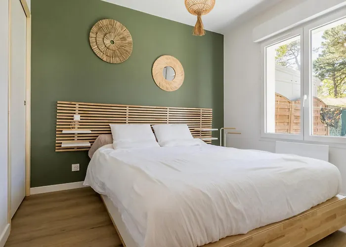 Casa de Férias Maison Rénovée 2023 à 300m De La Avec Terrasse, Jardin Clos, Clim Et Wifi - Fr-1-306-1270