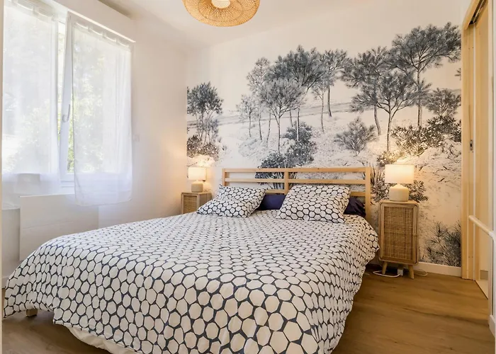 Casa de Férias Maison Rénovée 2023 à 300m De La Avec Terrasse, Jardin Clos, Clim Et Wifi - Fr-1-306-1270 Saint-Brevin-les-Pins